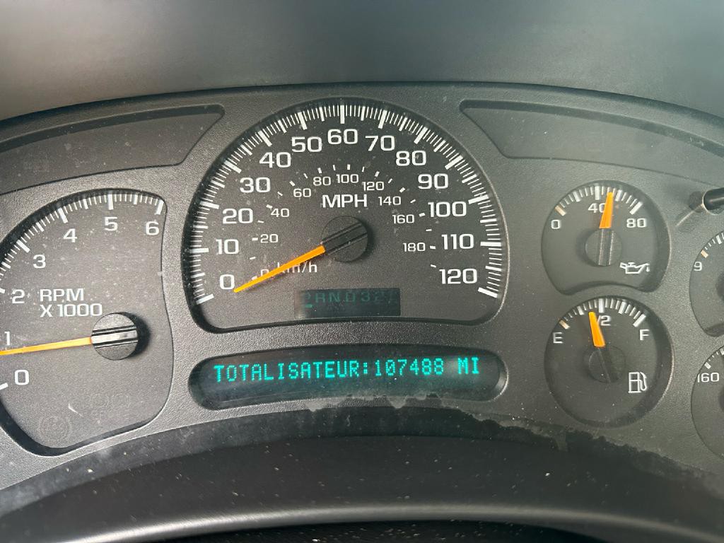 2004 Chevrolet Silverado 1500 Image 22