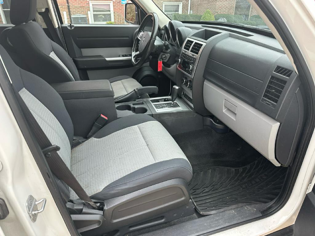 2007 Dodge Nitro Image 16