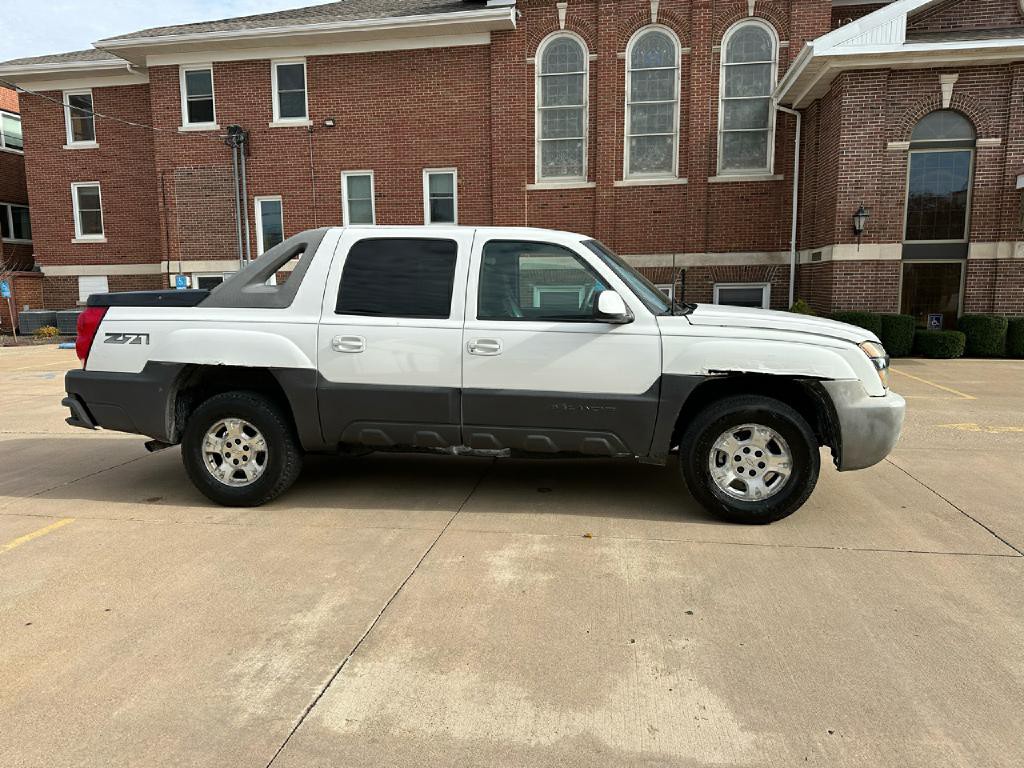 2003 Chevrolet Avalanche Image 5