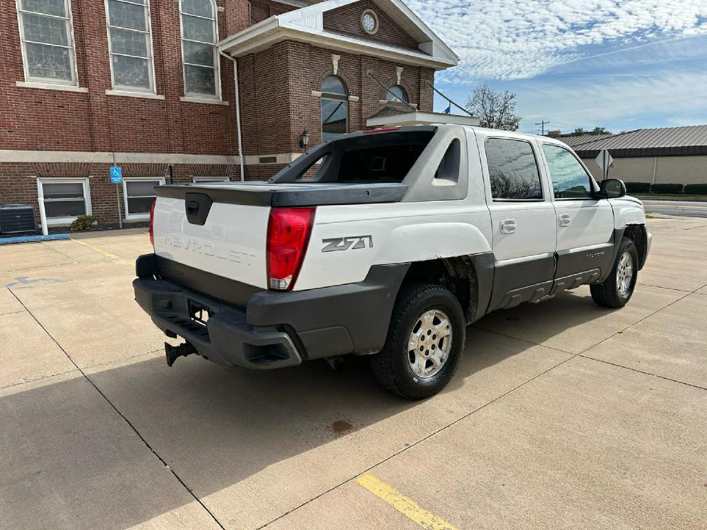 2003 Chevrolet Avalanche Image 6
