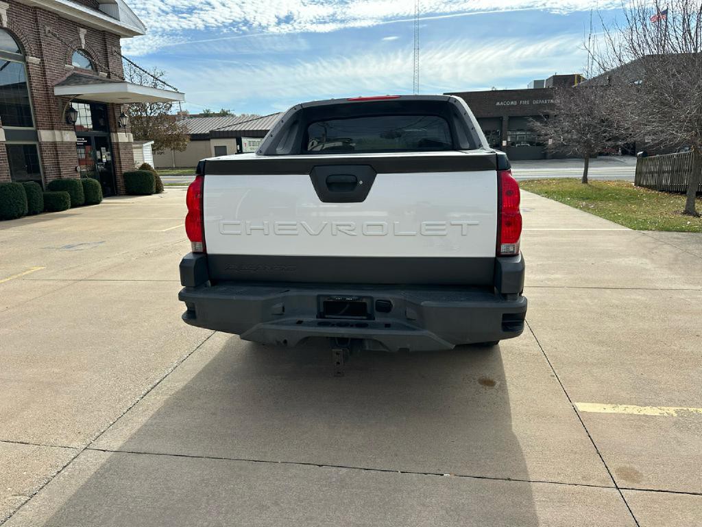 2003 Chevrolet Avalanche Image 7