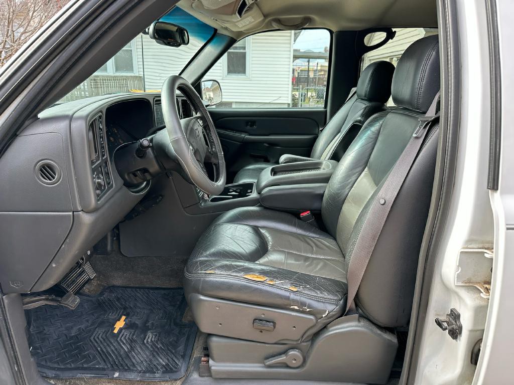 2003 Chevrolet Avalanche Image 22