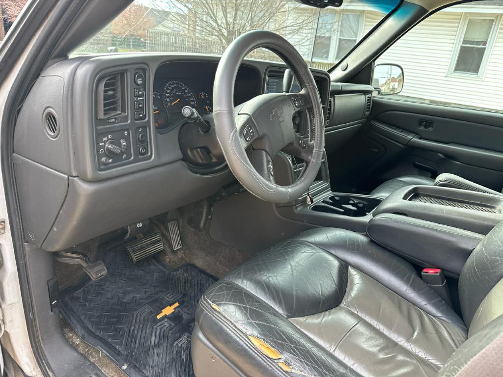 2003 Chevrolet Avalanche Image 23
