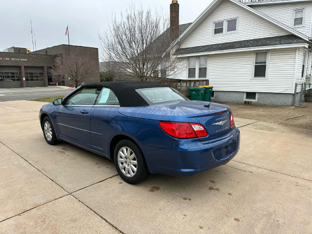 2010 Chrysler Sebring Image 7