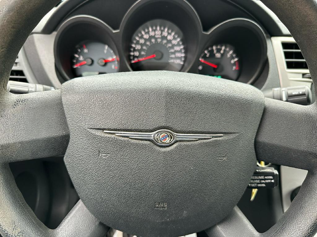 2010 Chrysler Sebring Image 18
