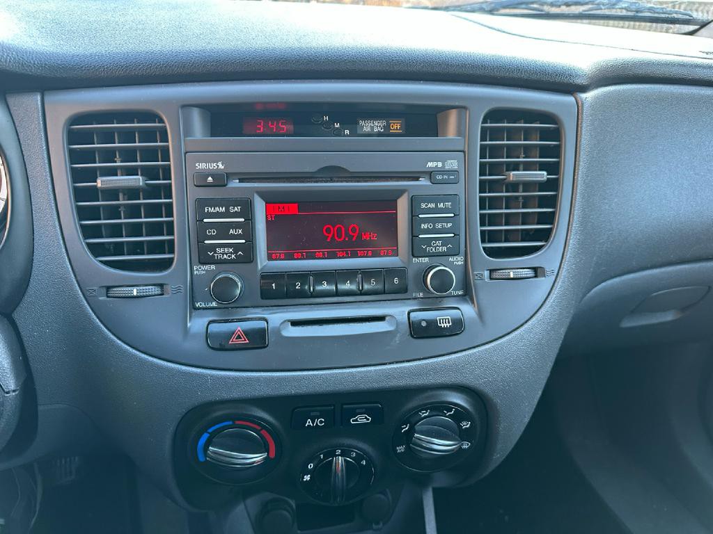 2011 Kia Rio Image 17