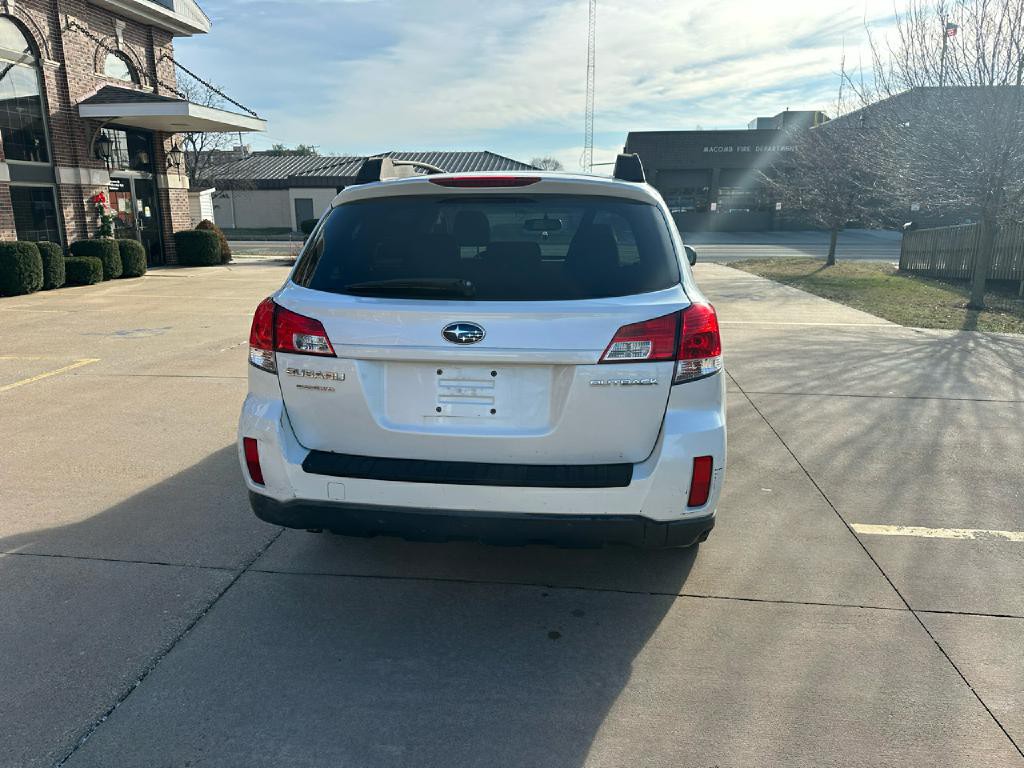 2010 Subaru Outback Image 7