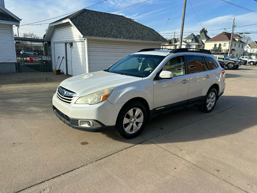 2010 Subaru Outback Image 10