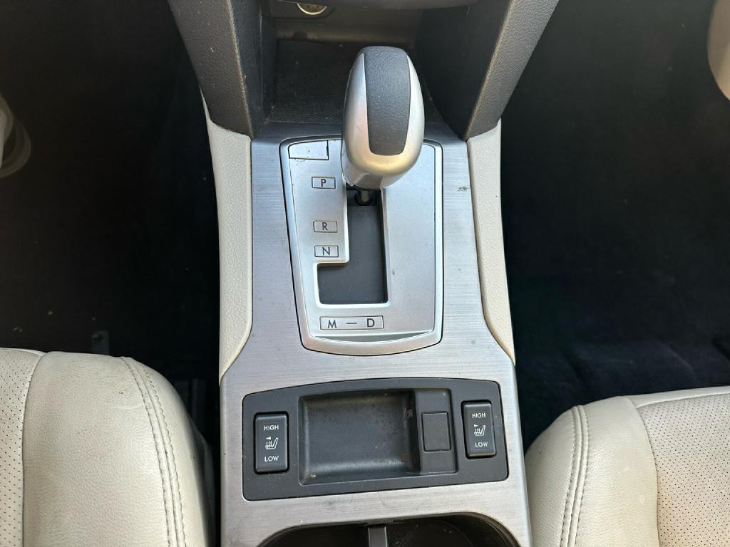 2010 Subaru Outback Image 22