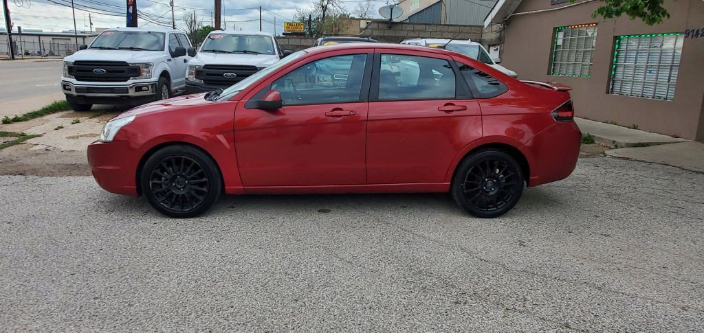 2010 Ford Focus Image 3