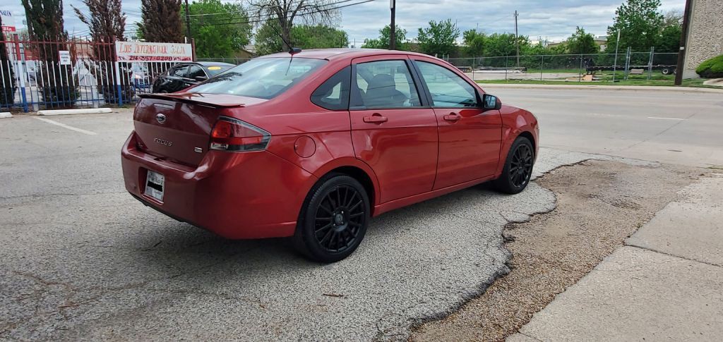 2010 Ford Focus Image 7