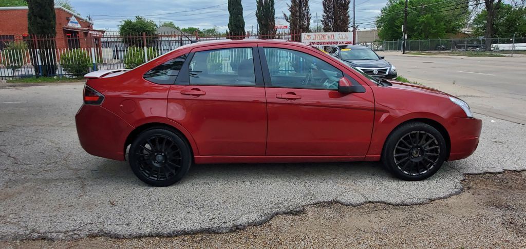 2010 Ford Focus Image 8