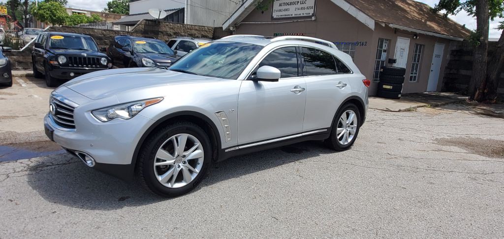 2015 INFINITI QX70 Image 2