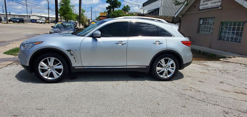 2015 INFINITI QX70 Image 3