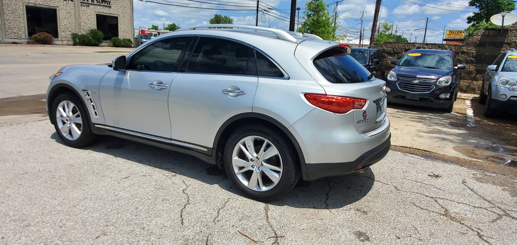 2015 INFINITI QX70 Image 4
