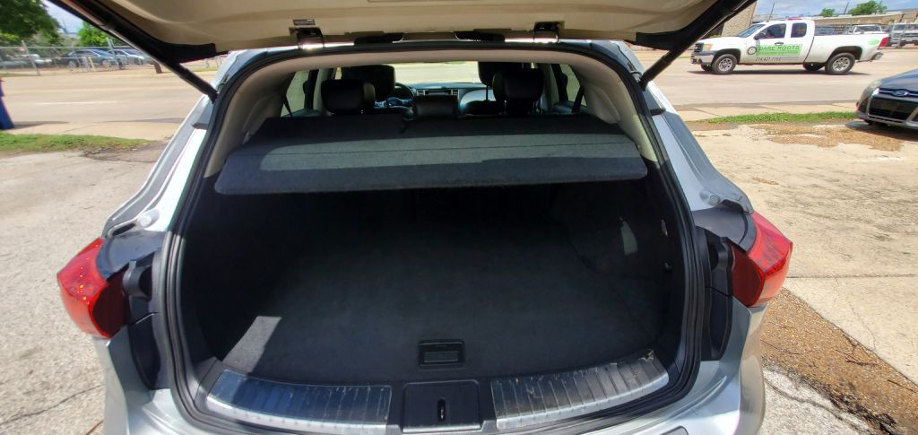 2015 INFINITI QX70 Image 6