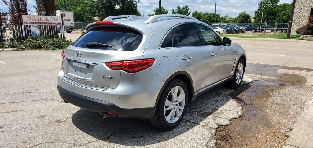 2015 INFINITI QX70 Image 7
