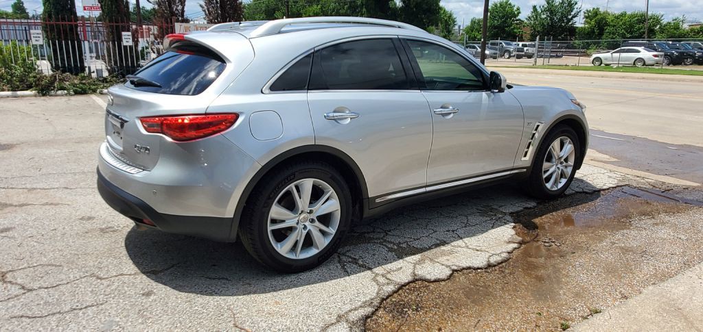 2015 INFINITI QX70 Image 8