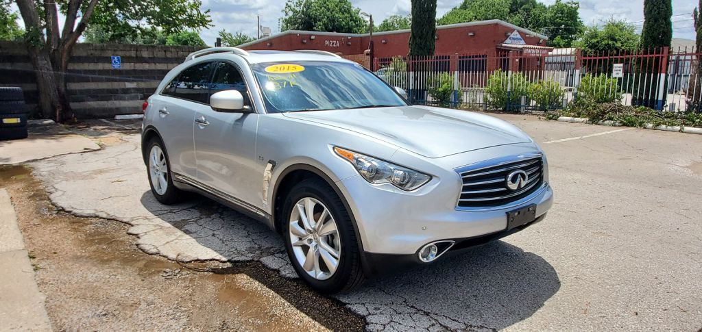 2015 INFINITI QX70 Image 11