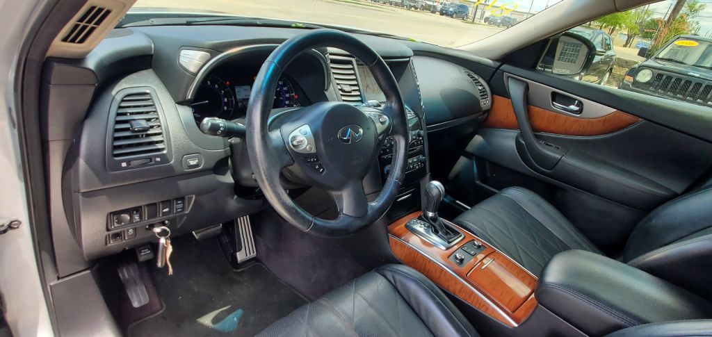 2015 INFINITI QX70 Image 15