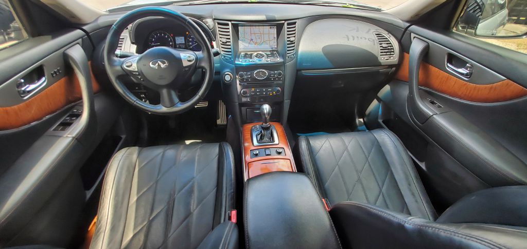 2015 INFINITI QX70 Image 18