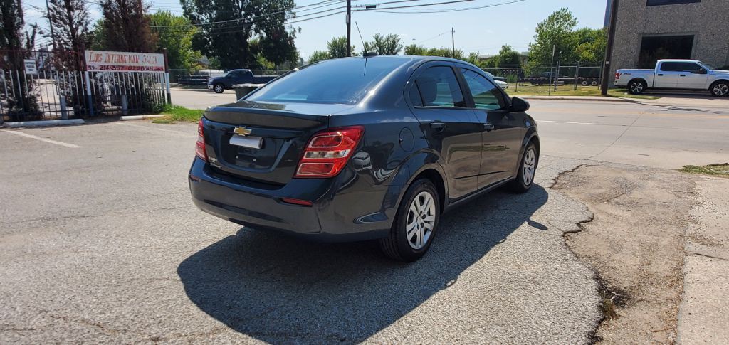 2017 Chevrolet Sonic Image 6