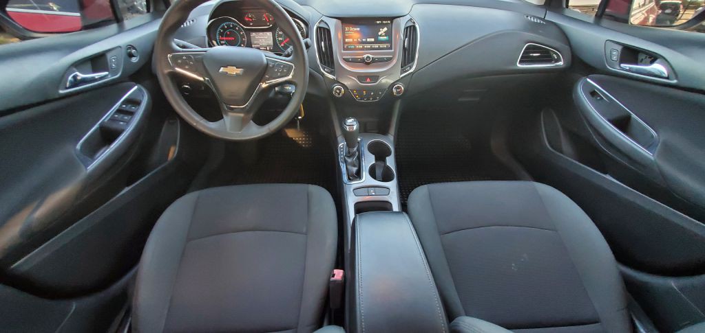2016 Chevrolet Cruze Image 17