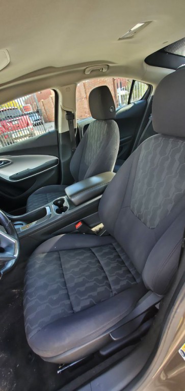 2015 Chevrolet Volt Image 15