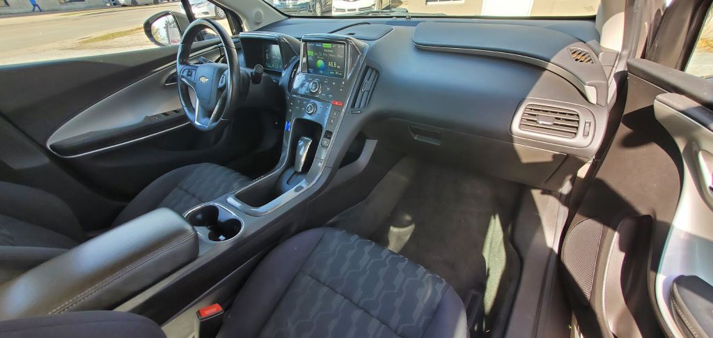 2015 Chevrolet Volt Image 18