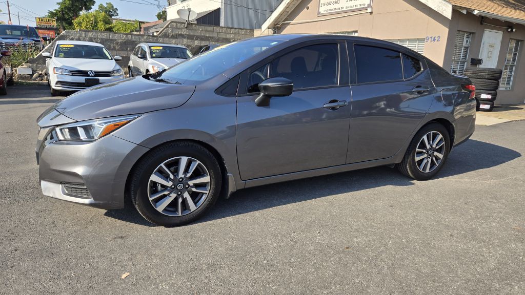2020 Nissan Versa Image 2