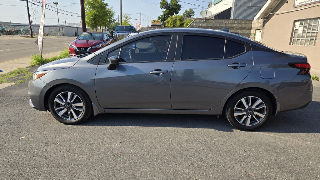 2020 Nissan Versa Image 3