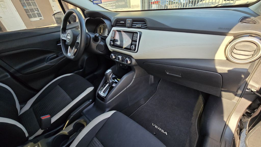 2020 Nissan Versa Image 18