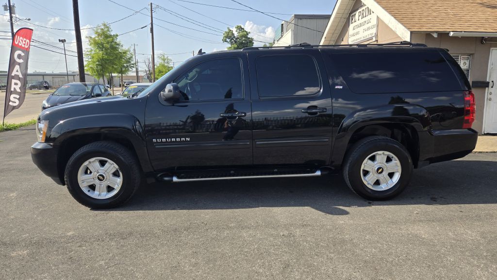 2013 Chevrolet Suburban Image 3