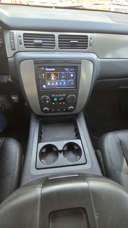 2013 Chevrolet Suburban Image 13