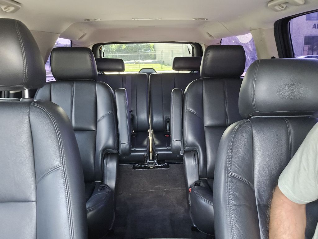 2013 Chevrolet Suburban Image 14