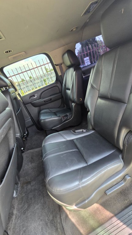 2013 Chevrolet Suburban Image 17