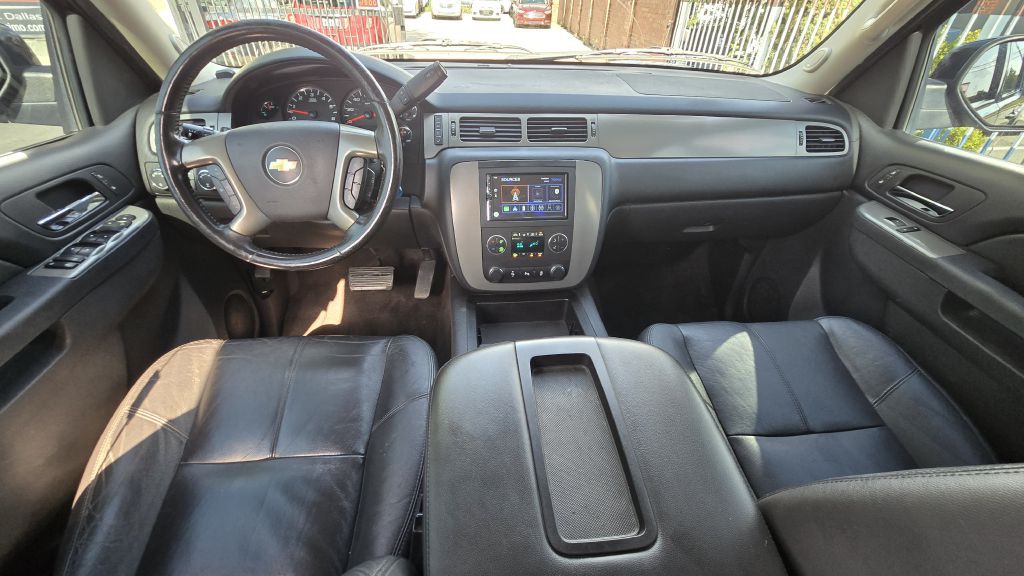 2013 Chevrolet Suburban Image 18