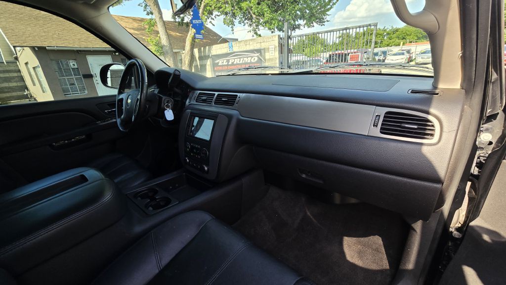 2013 Chevrolet Suburban Image 19