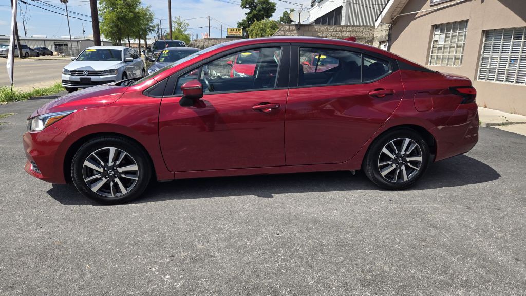 2021 Nissan Versa Image 3