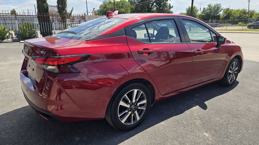 2021 Nissan Versa Image 7