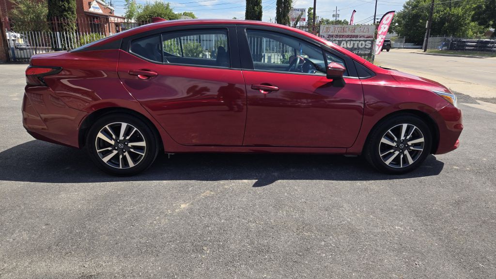 2021 Nissan Versa Image 8