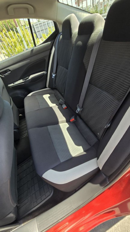 2021 Nissan Versa Image 16