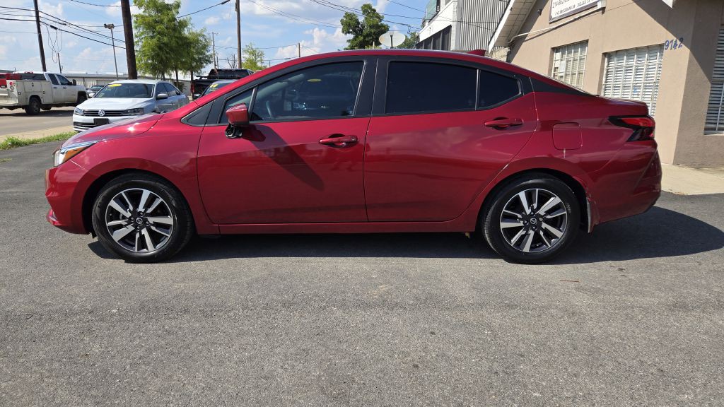 2022 Nissan Versa Image 3