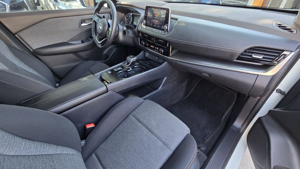 2023 Nissan Rogue Image 18
