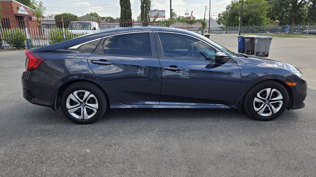 2017 Honda Civic Image 9