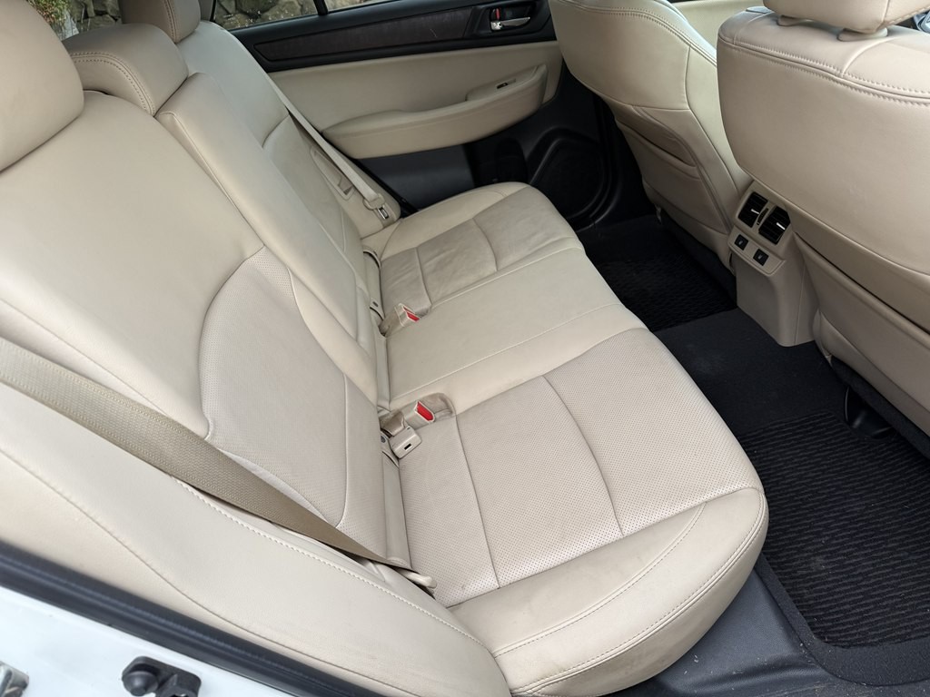 2015 Subaru Outback Image 13