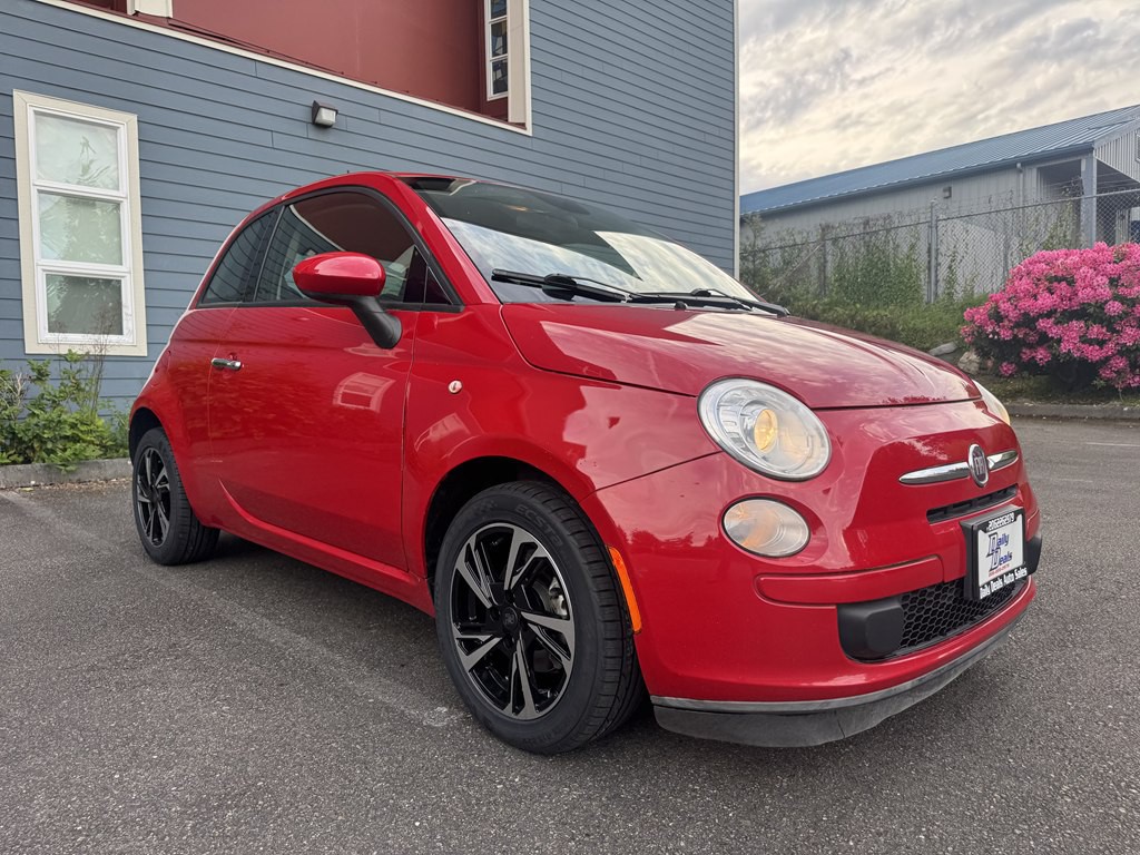 2015 FIAT 500 Image 2