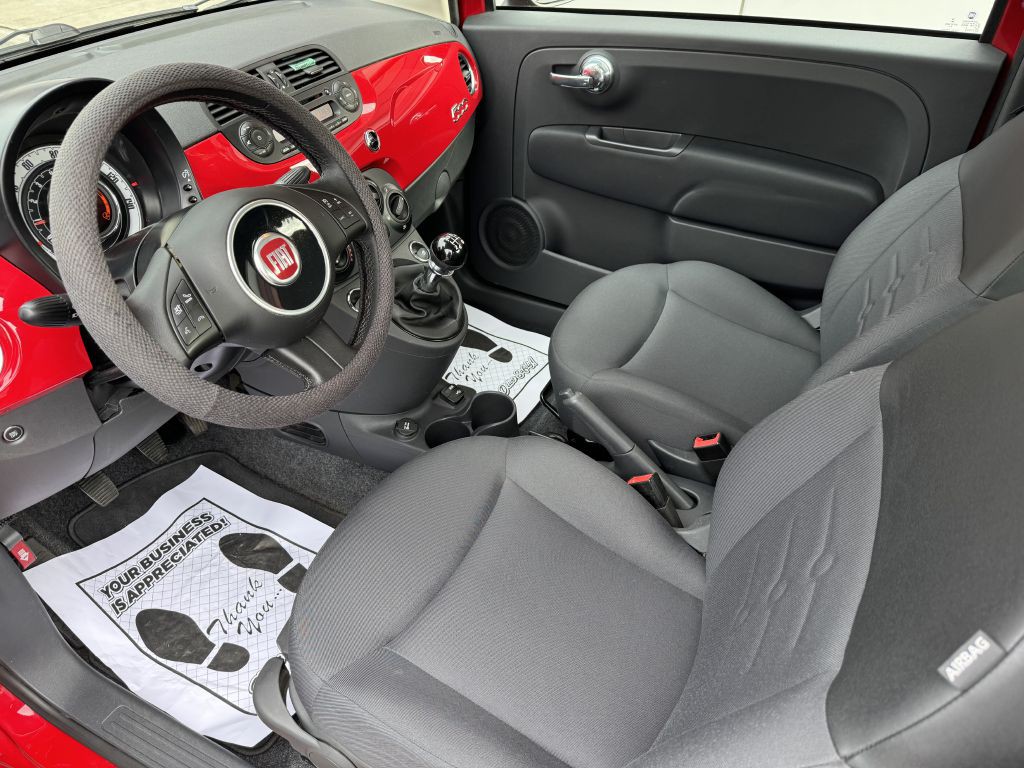 2015 FIAT 500 Image 13