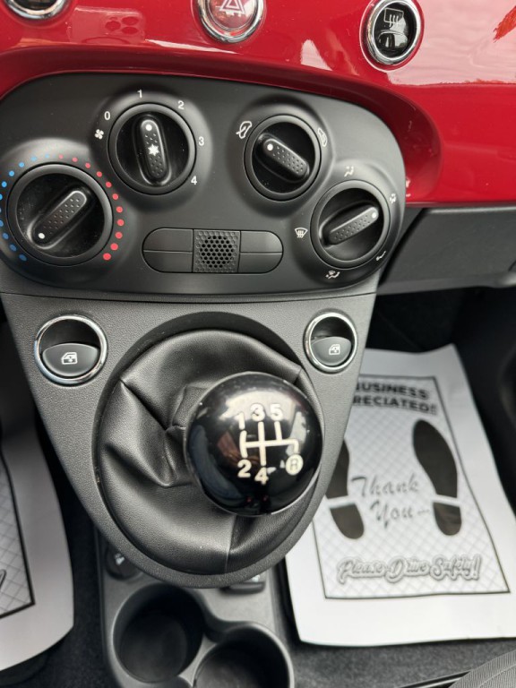 2015 FIAT 500 Image 17