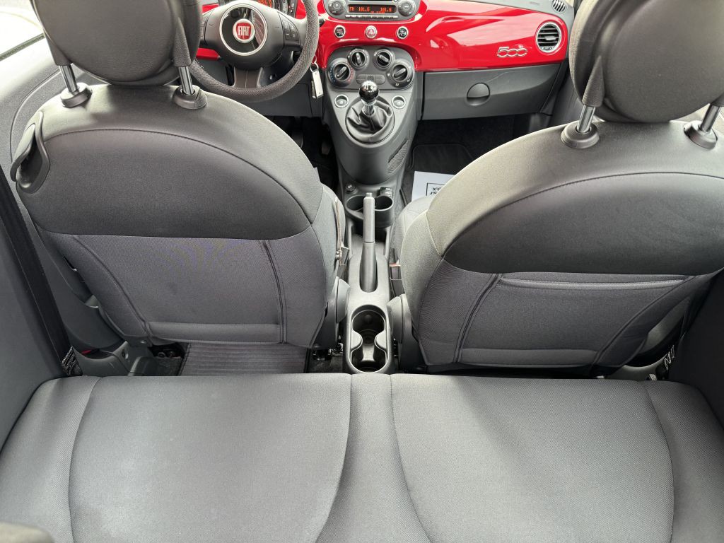 2015 FIAT 500 Image 17